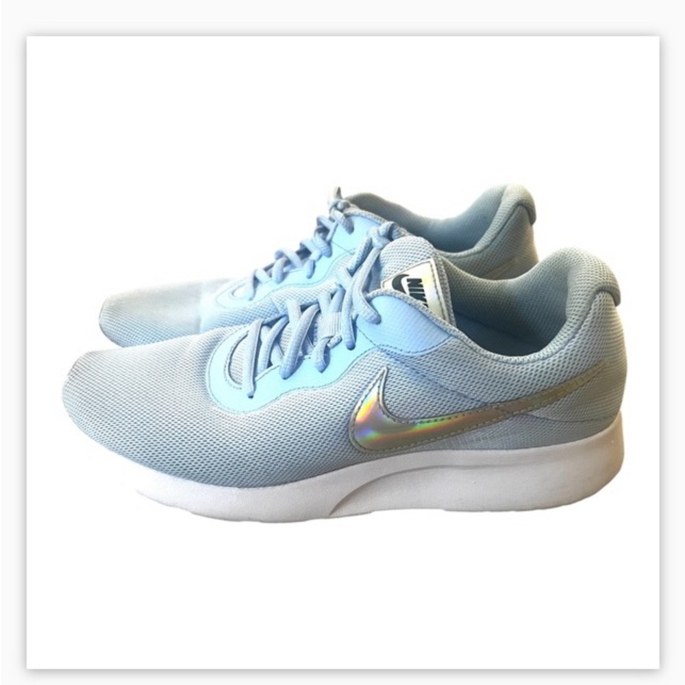 Woman’s size 9 Nike Tanjun